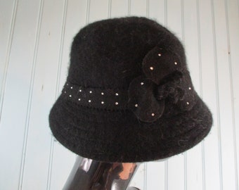 Vintage cloche hat with rhinestiones.  vintage hat\cloche hat\wool hat\formal hat\womens hat\winter hat\black hat
