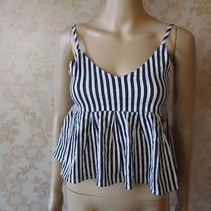 Sutiã vintage listrado preto e branco. Sutiã vintage, top curto, top boho, top de verão, top de praia.