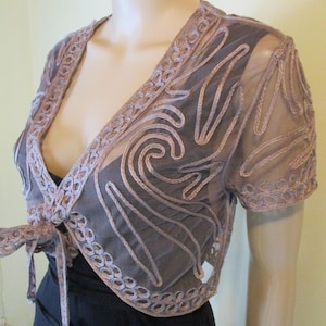 Vintage lace bolero with tie waist. vintage\boho\ bolero\retro\lace bolero\jacket\evening wear