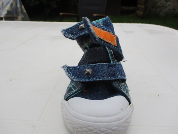 Toddler sneakers in denim. Slightly worn,   sneak… - image 4