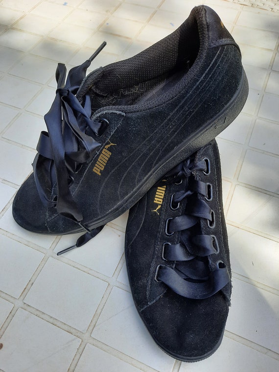 Puma Suede Trainers With a Black Ribbon Lace. - Etsy Sweden