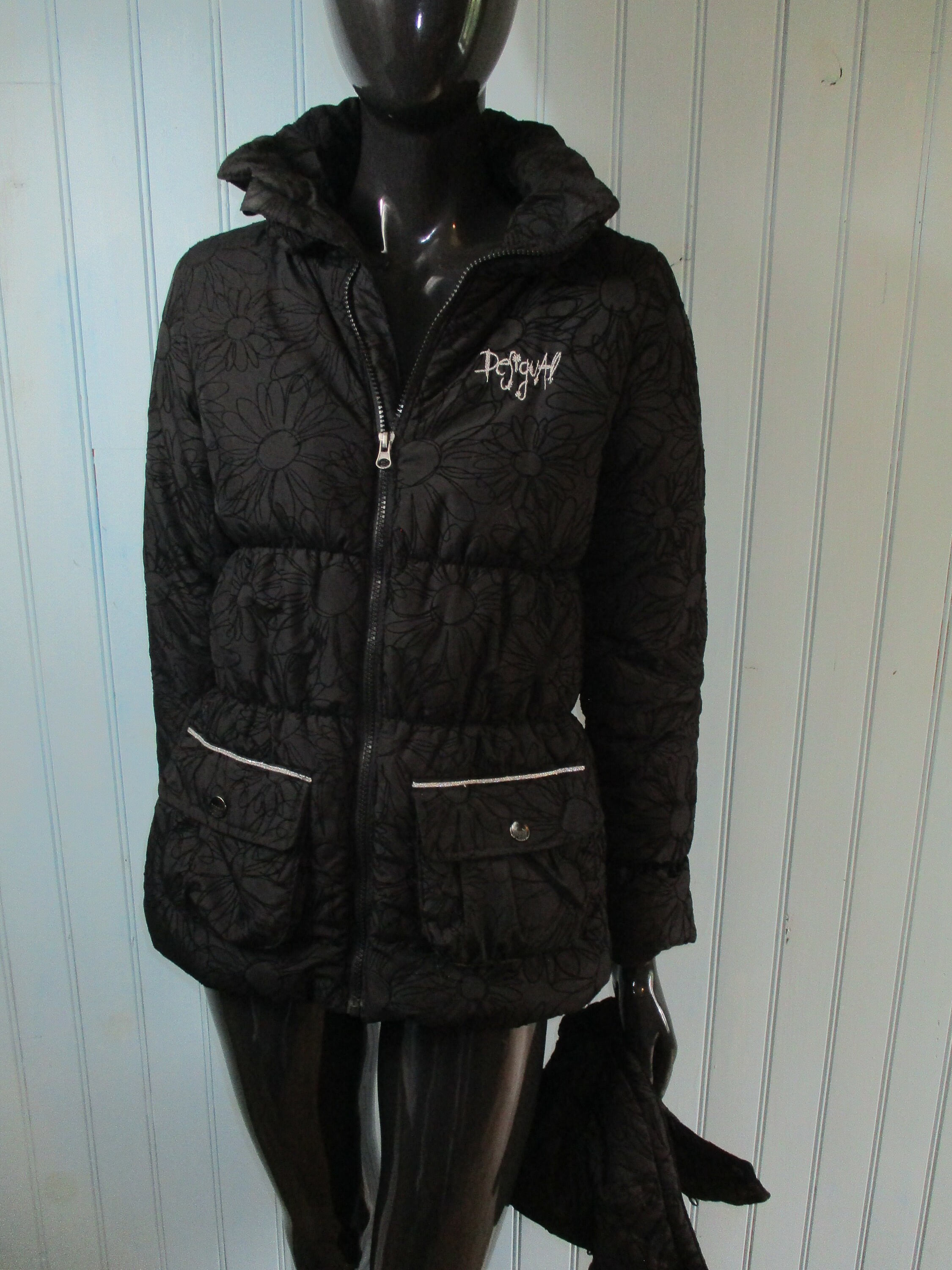 Desigual Child s Puffa Coat. Aged 13 14. desigual chids Puffa coat girls coat desigual coat desigual Children