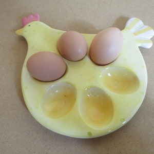 Yellow chicken egg holder.  vintage\egg plate\egg holder\chicken plate\tableware\kitchen ware\ceramic chicken