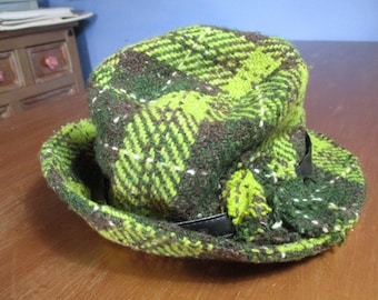 Vintage green checked bucket hat.  vintage hat\tweed hat\bucket hat\cloche hat\vintage headwear\winter hat\retro hat