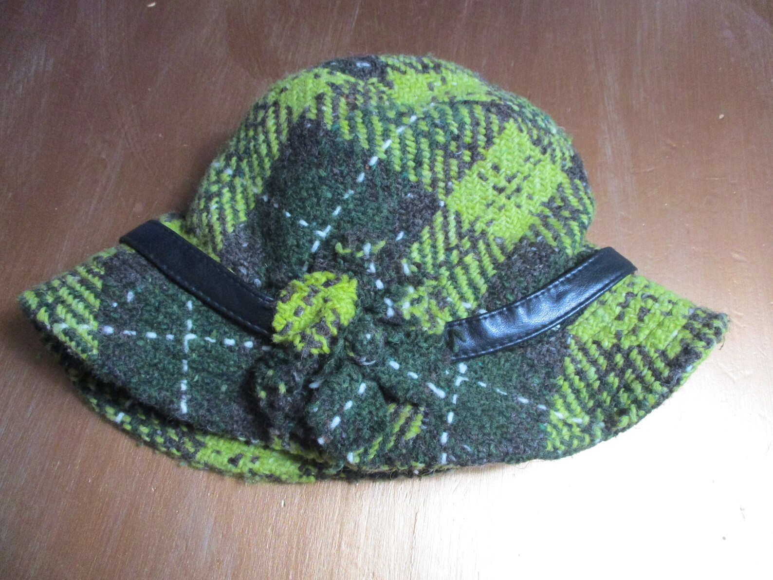 Green Check Bubble w/ Hat