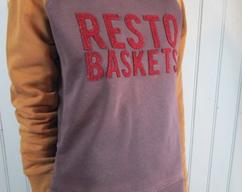 Vintage BizzBee sweatshirt . vintage top\vintage bizzbee top\navy top\vintage tee shirt\bizzbee