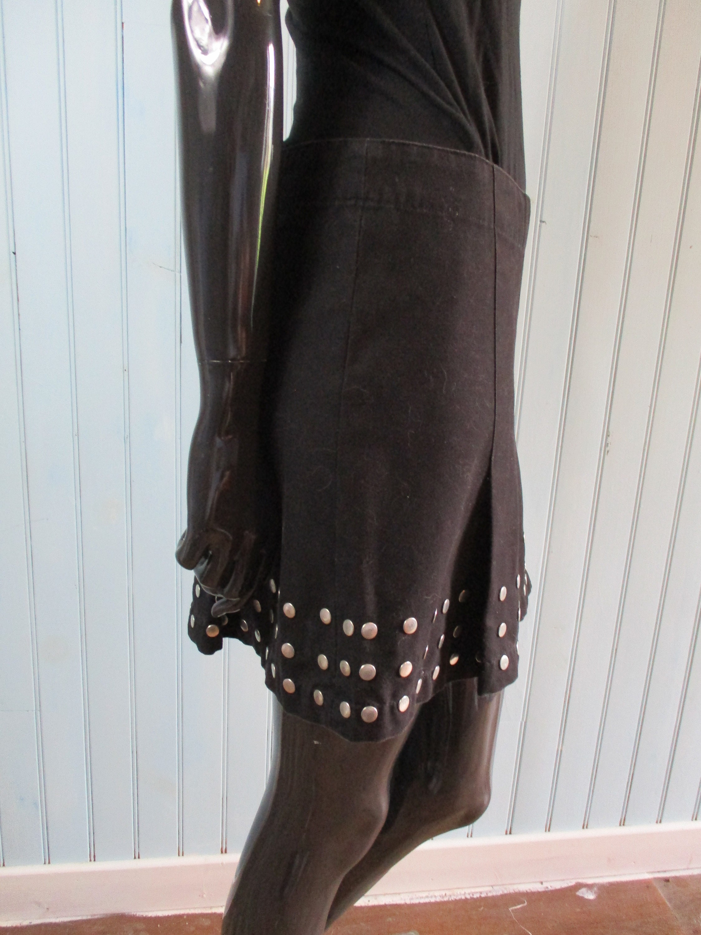 Retro-style pleated design half-length skirt