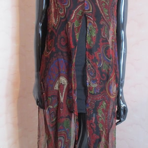 Vintage silk kaftan,  maroon silk with a paisley pattern.  vintage kaftan,vintage silk kaftan\beach cover up\lingerie\silk shirt.