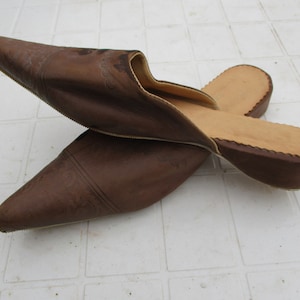 Vintage leather mules size 3 UK.  vintage shoes\mules\leather mules\evening shoes\smart shoes\