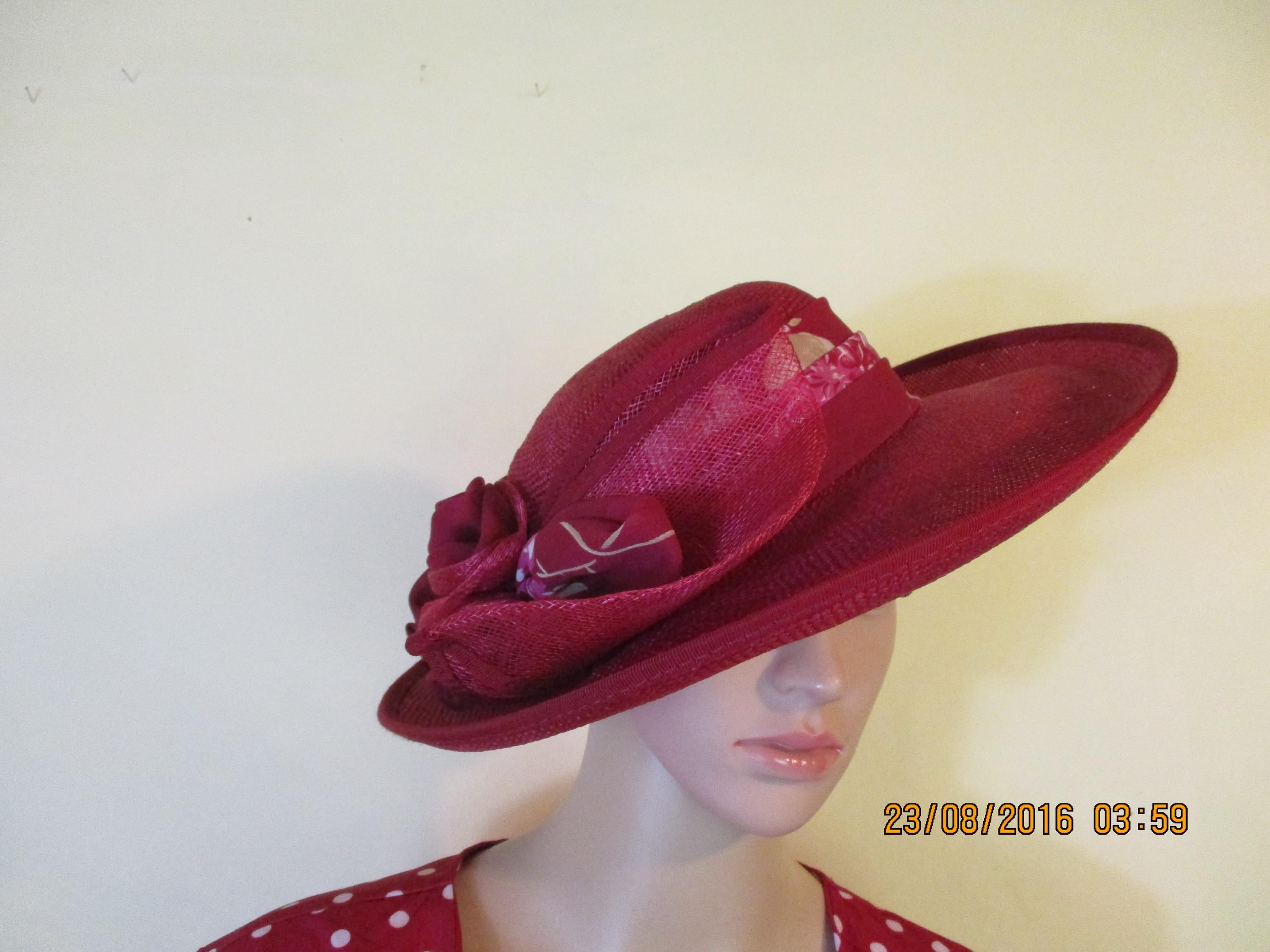 Straw formal hat in deep pink.  vintage\wedding hat\straw hat\formal hat\summer hat\pink hat\ascot hat\