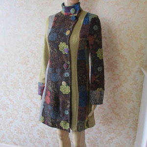 Vintage floral coat of many colours.  vintage coat\wool coat\floral coat\boho coat\retro coat\summer coat