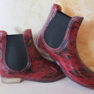 Vintage paisley ankle boots.  vintage boots\vinyl boots\boho boots retro boots\ankle boots\wellington boots