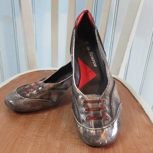 Vintage kitten heel shoes size 37/4.  vintage shoes\kitten heels\court shoes\evening shoes\heeled shoes\leather shoes