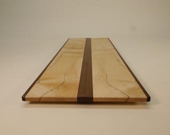 Tablas de charcutería extrafinas hechas de arce veteado y nogal negro
