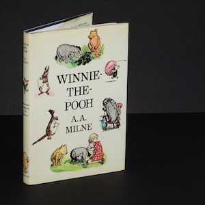 1987 Winne the Pooh by A. A. Milne / Methuen Childrens Books London / Illustrations by E. H. Shepard / Very Good Condition /