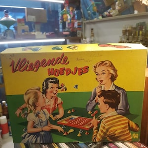Vintage Dutch Made Vliegende Hoedjes Boxed game