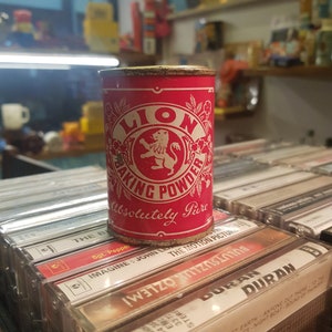 vintage Baking Soda Tin Box