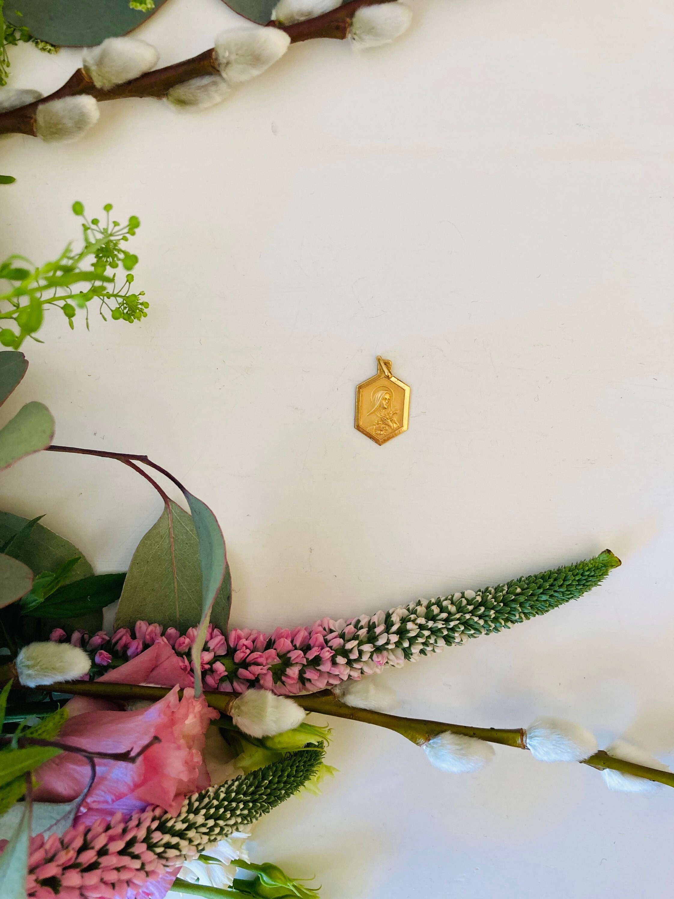 Médaille Catholique de Sainte Thérèse Lisieux Vintage