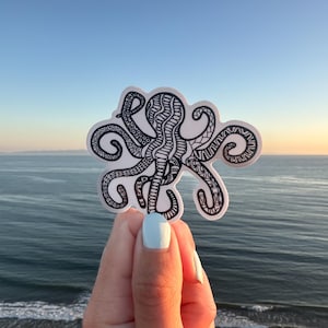 Octopus Sticker – Black and White Ocean Vinyl Decal for Laptop, Water Bottle, or Car – Gift for Divers, Marine Life or Cephalopod Fans