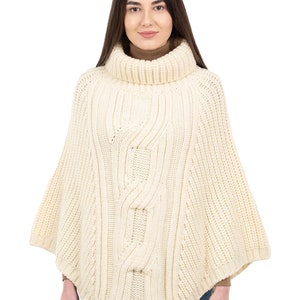Aran Fisherman Sweater Poncho 100% Lana Merino Capa de punto de cuello alto tradicional irlandés Poncho de invierno suave y cálido para mujer Talla única Natural White