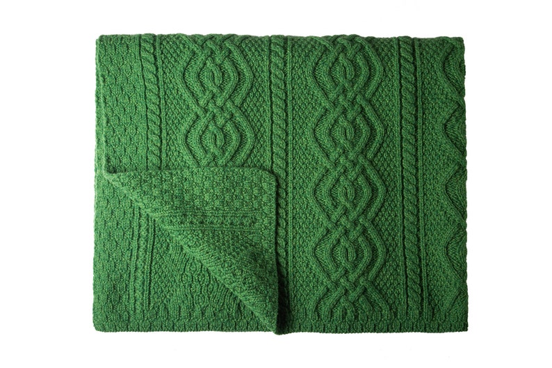 Fisherman Aran Merino Wool Throw Blanket: 100% Merino Wool Heavyweight Throw Super Soft & Warm Couch Cuddle Celtic Dara Knot image 5