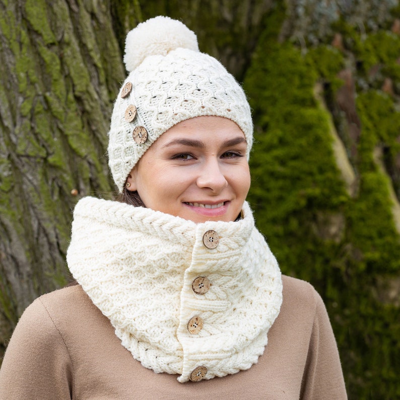 Saol Fisherman Ladies Coconut Buttons Snood Scarf: 100% Merino Wool Soft and Super Warm Infinity Scarf Aran Knitting & Loop Style Natural White