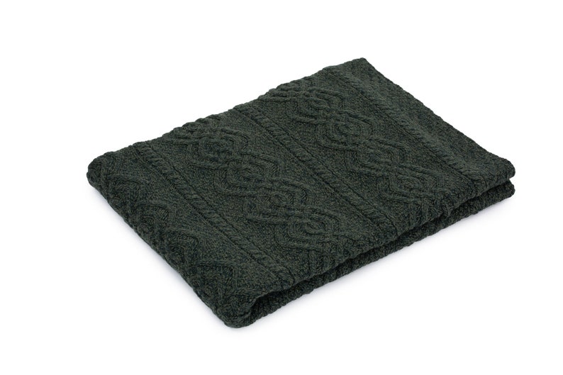 Fisherman Aran Merino Wool Throw Blanket: 100% Merino Wool Heavyweight Throw Super Soft & Warm Couch Cuddle Celtic Dara Knot image 9
