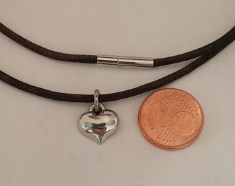 Kleines Herzchen ein tolles Geschenk, um Ihre Liebe zu zeigen. Modeschmuck handgefertigt, blei- und nickelfrei.