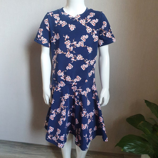 Handmade Kleid mit Tellerrock Gr. 110