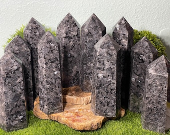 Gran torre de larvikita