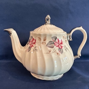 Théière Sadler en porcelaine, garniture en platine (années 40), miniature
