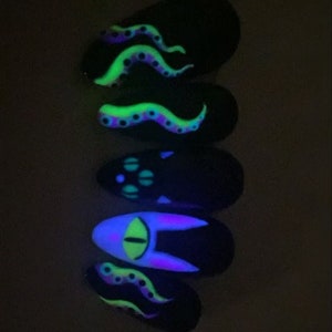 halloween nails fall nails handpainted alien press on nails tentacles glow in the dark image 5