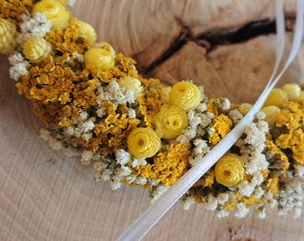 Blumenring/ Loop/ blumiger Kranz aus getrockneten , gelb/ goldenen Achilleablüten, Schleierkraut und gelben Ministrohblumen