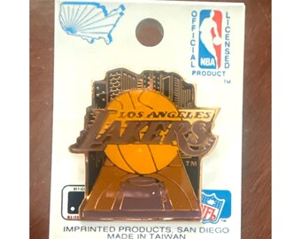 Pin de gorra vintage de Los Angeles Lakers, con licencia de la NBA, dorado y esmaltado.