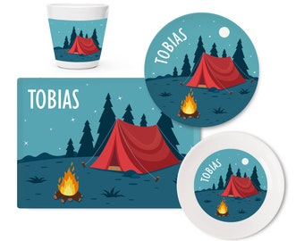 Personalisiertes Campinggeschirr aus Melamin mit Zelt Lagerfeuer, Campingteller mit oder ohne Namen, Geschenk für Camper, Outdoor-Geschirr