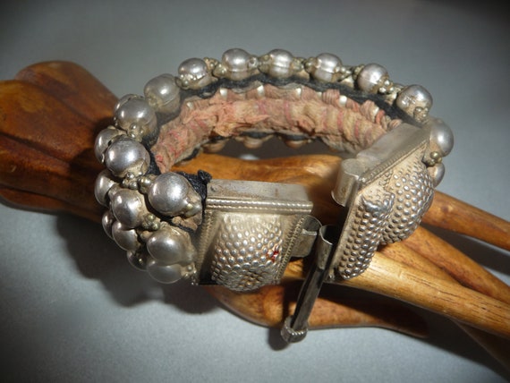 ancient Indian tribal silver bracelet - Rajasthan - image 4