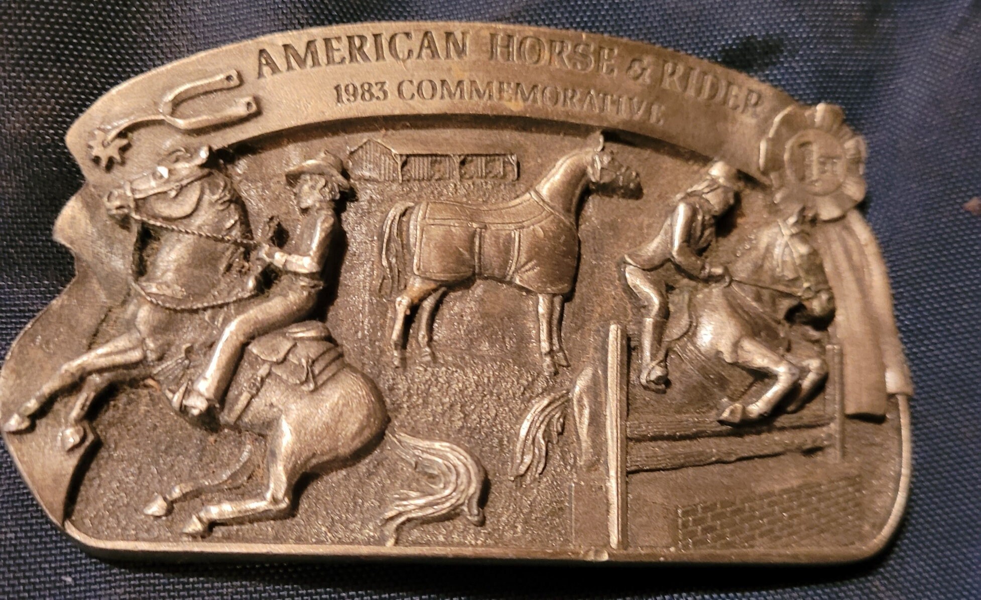 Vintage 1983 commemorative belt buckle American horse and rider Vintage American Horse & Rider Commemorative Belt Buckle  main image 4