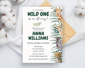 Könnte beinhalten: Eine weiße Babyparty-Einladung mit grünem Laub und Dschungeltieren. Der Text lautet "A Little Wild One is on its way!"  Bitte schließen Sie sich uns zu einer Babyparty zu Ehren von Anna Williams an. 5. Oktober, Sonntag um 17:00 Uhr. Club Marquee. In der 123 anywhere st., any city, st 12345. R.S.V.P an Alisa unter: 123-456-7890 bis zum 10. August. Anna ist im Babyfachgeschäft registriert.
