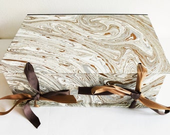 Wooden box with linen ties (medium) - hand marbled