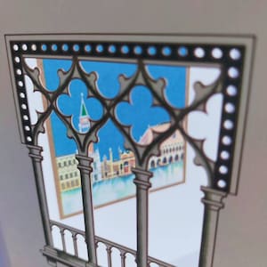 Tarjeta veneciana con ventana de San Marcos cortada a láser en 3D y sobre