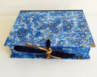 Wooden box with linen ties (small) - hand marbled