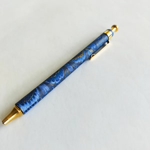 marbled ballpoint pen refillable blue/gold