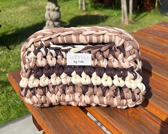 Brown/neutrals crochet clutch bag