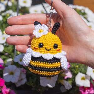 Crochet Bee Pattern, Amigurumi bee crochet keychain pattern, Crochet pattern bumble bee car hanger, Crochet animals pattern, Crochet flower image 8