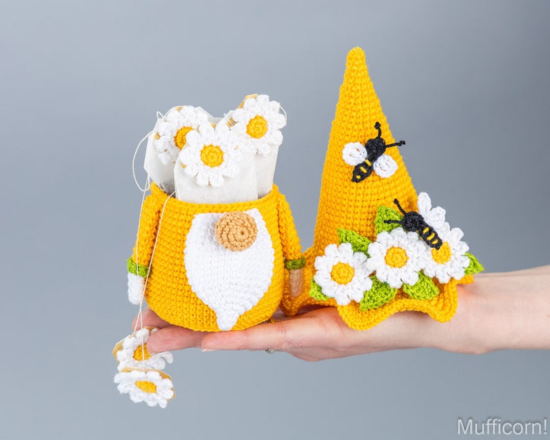 Crochet pattern gnome bowl for Mother's day with crochet flowers, Crochet bee gnome amigurumi pattern, Spring crochet decor, Crochet daisy image 9