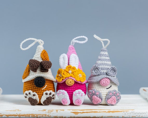 Crochet animals patterns, Crochet keychains dog, cat and bun