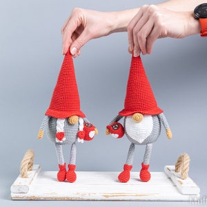 Gnomes au crochet avec des tasses, motif amigurumi au crochet, motifs au crochet pour la Saint-Valentin, cadeau au crochet pour couple, coeur au crochet image 9