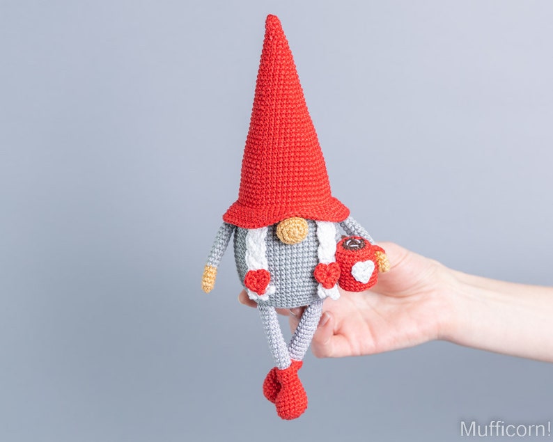 Gnomes au crochet avec des tasses, motif amigurumi au crochet, motifs au crochet pour la Saint-Valentin, cadeau au crochet pour couple, coeur au crochet image 8