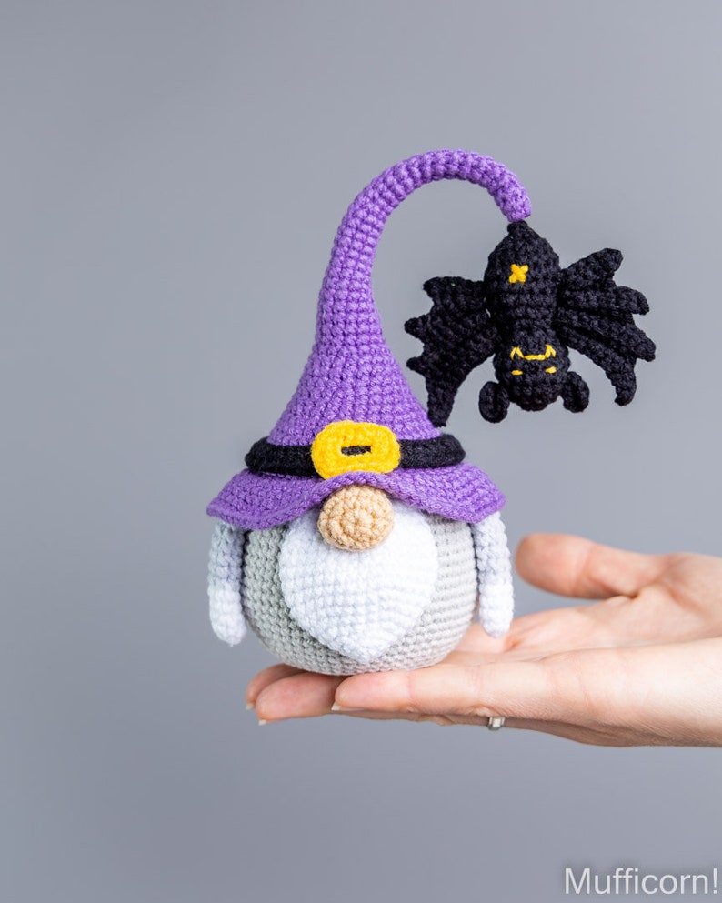 Crochet patterns Halloween gnome and crochet bat pattern, Halloween crochet gnome pattern, Crochet Halloween bat decor, Cute bat pattern imagen 8
