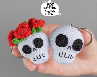 Halloween crochet patterns skull keychain with flowers, Crochet skull pattern, Crochet Halloween amigurumi pattern, Crochet keychain pattern
